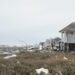 Viviendas costeras devastadas por un huracán en el sureste de Estados Unidos tras el paso del huracán Helene.