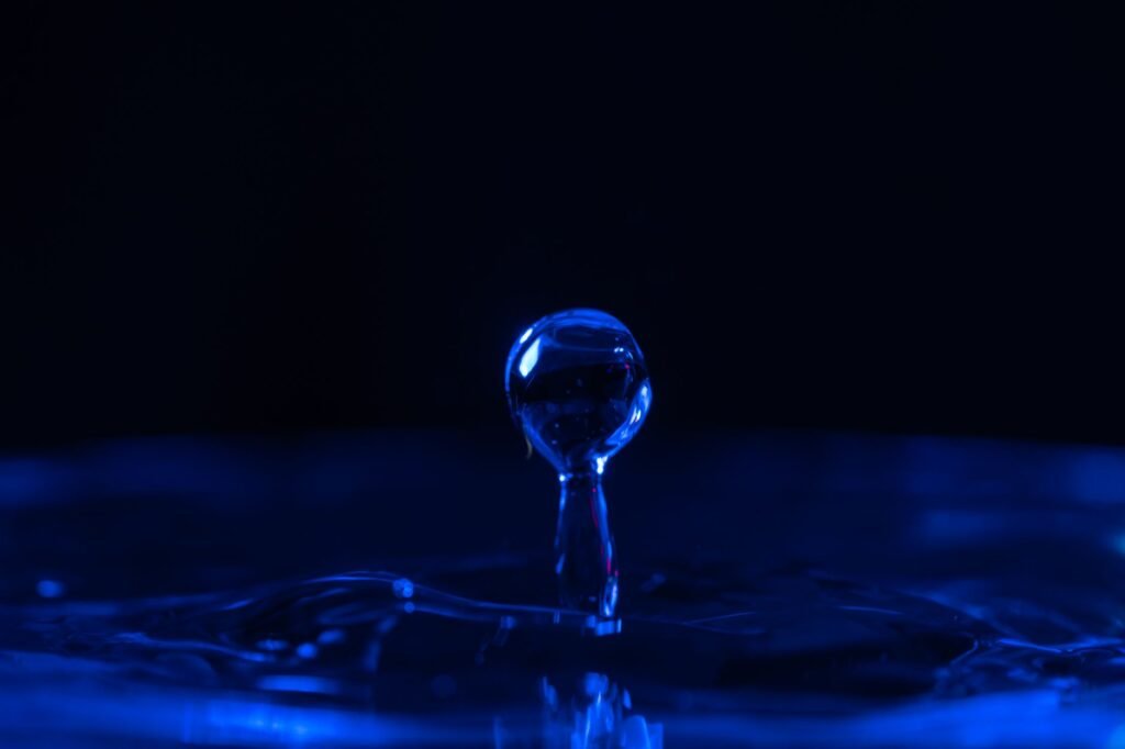 Superficie del océano Pacífico con tonalidades azules intensas en aguas tropicales durante El Niño