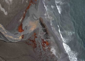 Costa de una isla del Pacífico amenazada por el aumento del nivel del mar