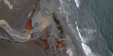 Costa de una isla del Pacífico amenazada por el aumento del nivel del mar
