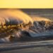 Isla del Pacifico rodeada de oceano, amenazada por el aumento del nivel del mar debido al cambio climatico.