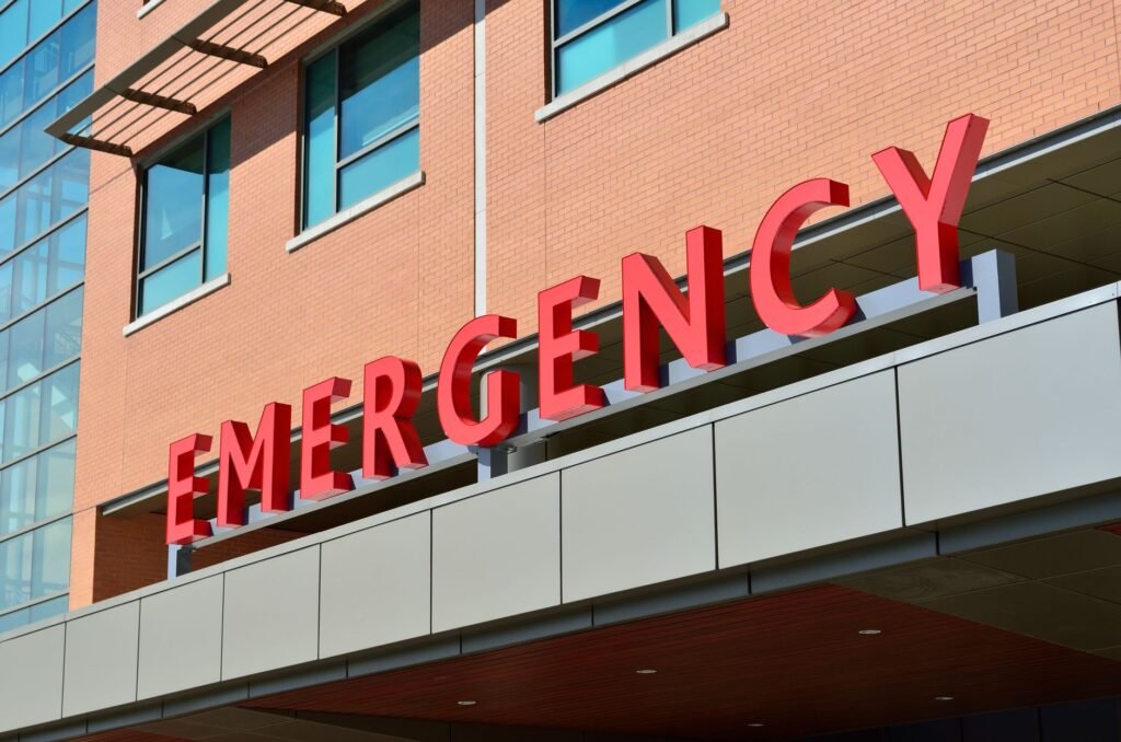 Hospital durante una ola de calor extremo vinculada al cambio climático como emergencia sanitaria.
